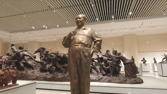 毛主席塑像逼真,就像本人站在你面前,北京博物馆实拍