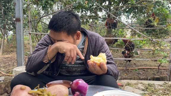 流浪哥秋天种萝卜,种一片自己的菜园子,吃着土豆、黄豆很开心