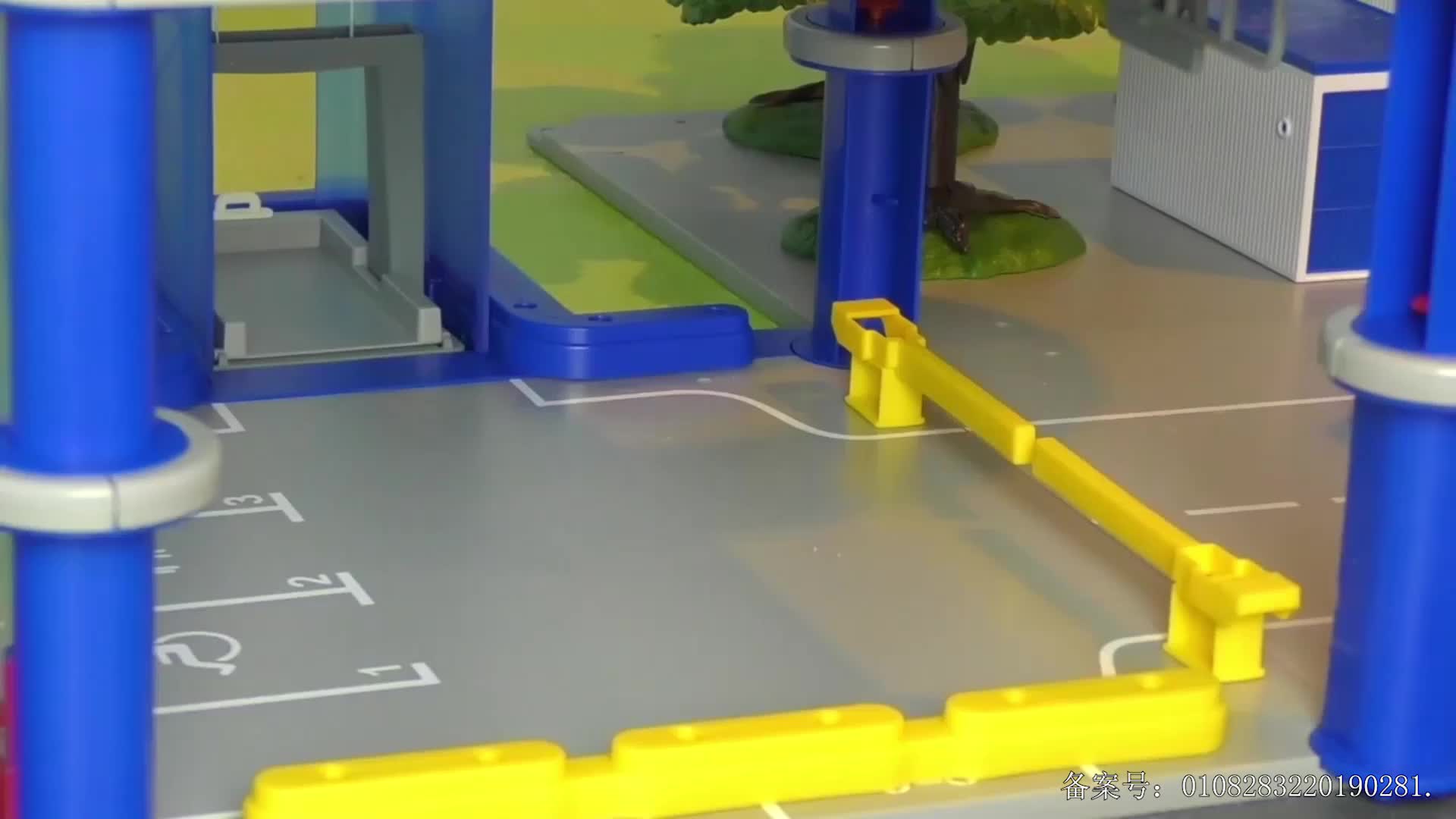 汽车世界之百变工程车 第19集视频封面图