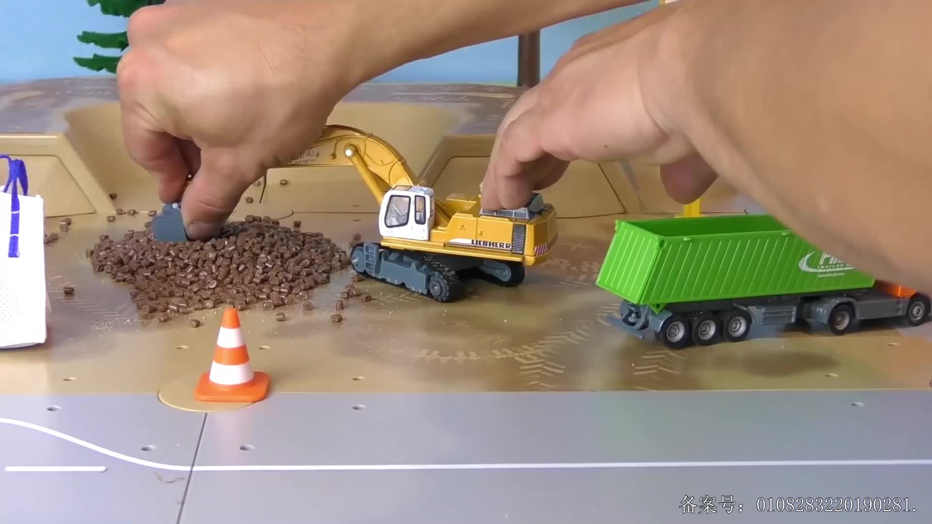 汽车世界之百变工程车 第22集视频封面图