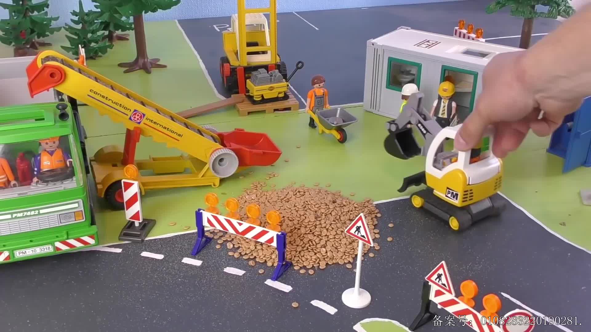 汽车世界之百变工程车 第40集视频封面图