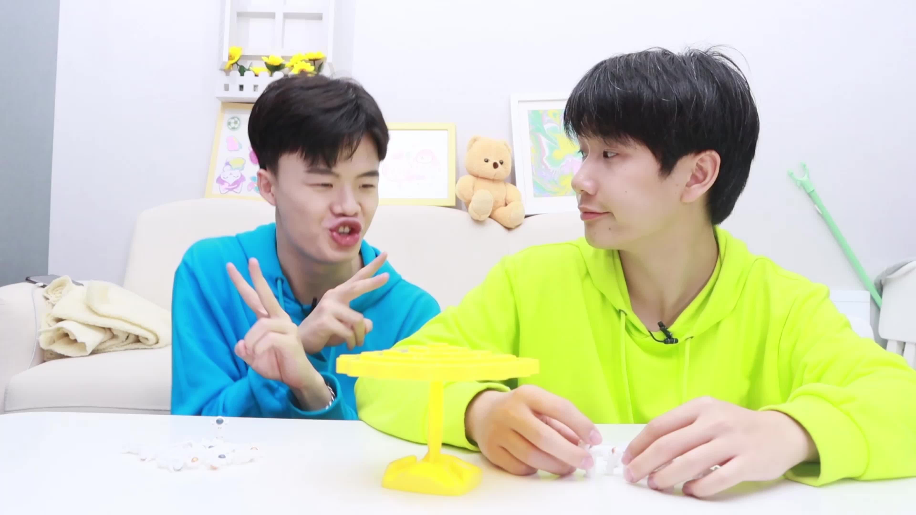 伶可兄弟第三季 第82集视频封面图