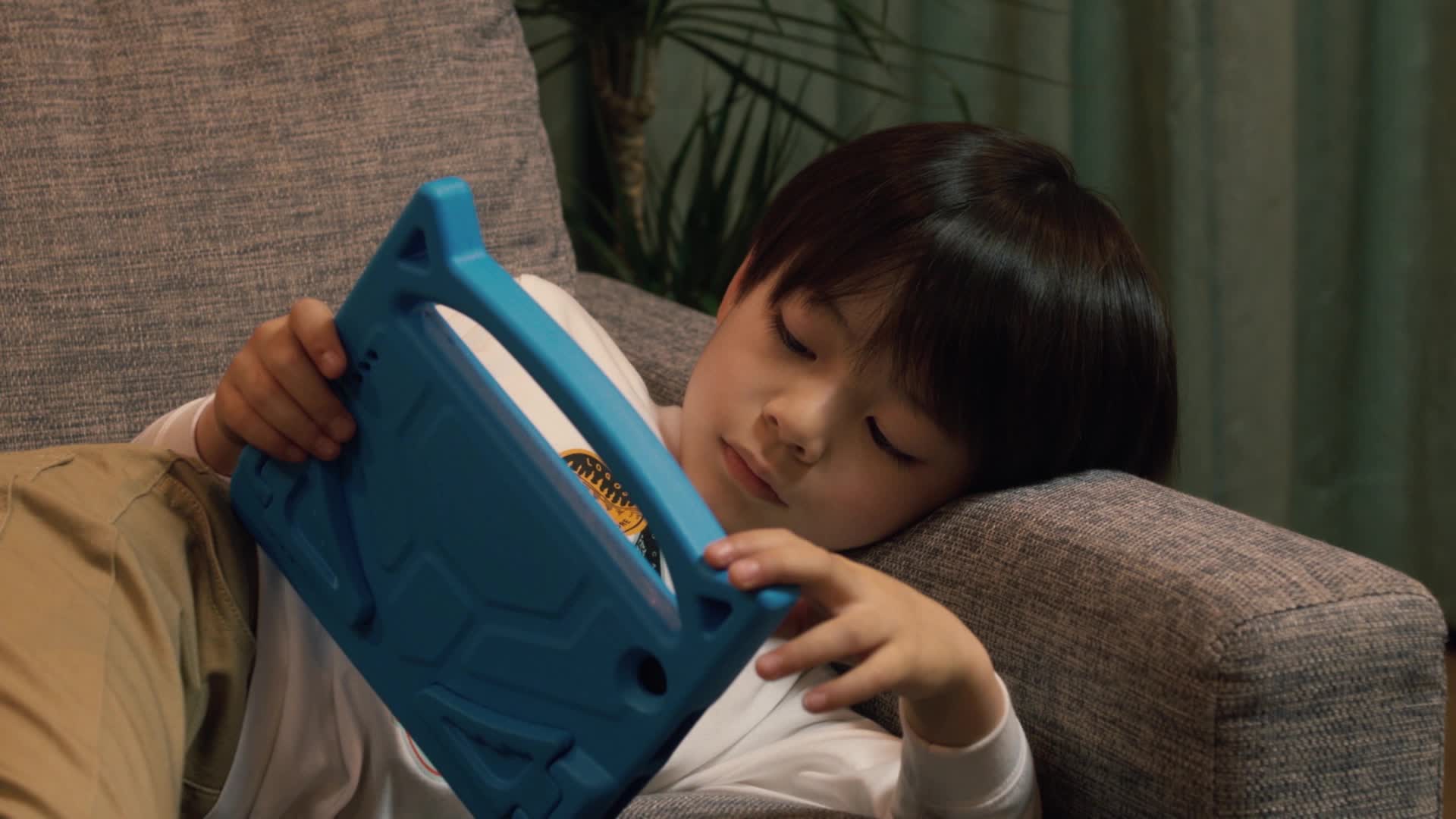 布莱泽奥特曼 第11集视频封面图