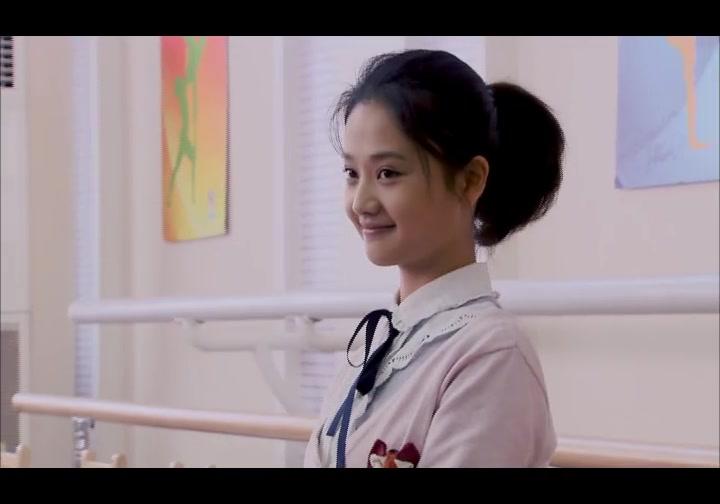 蓝天花朵 第1集视频封面图