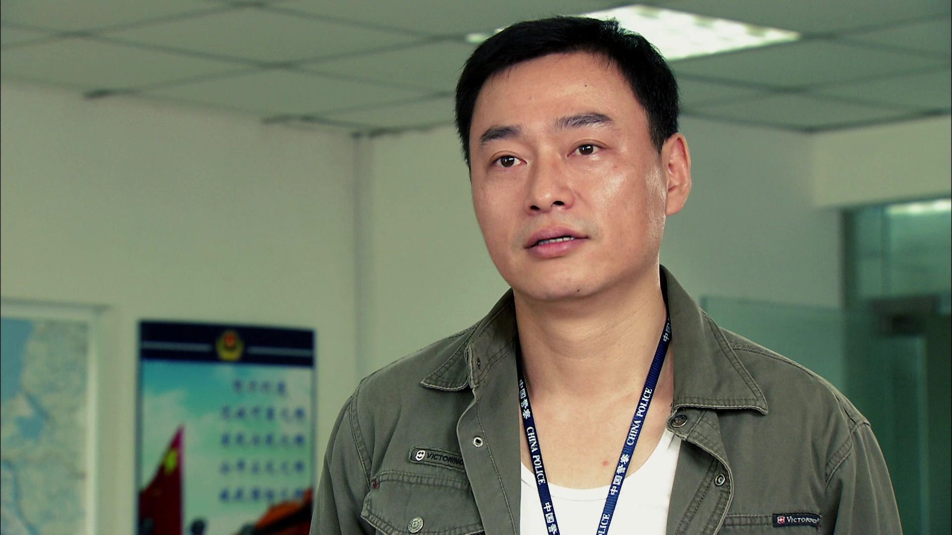 浮尘下的枪声 第6集视频封面图