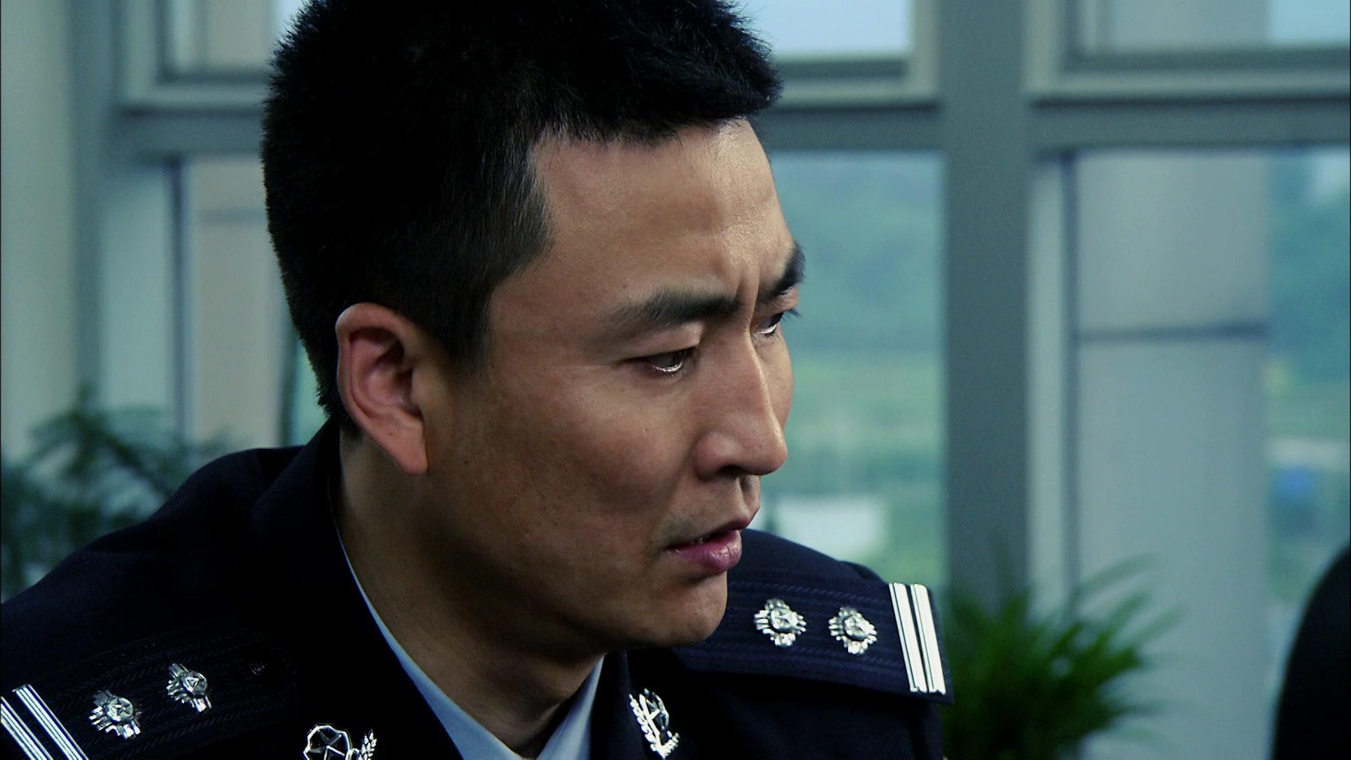 浮尘下的枪声 第12集视频封面图